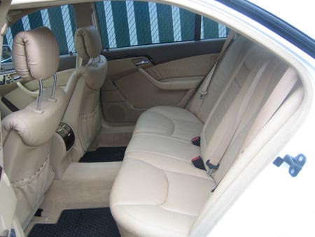 Mercedes S500 Limousine Interior